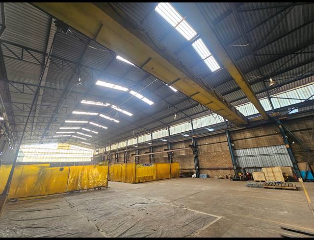 1,350M² WAREHOUSE TO LET IN TUNNEY